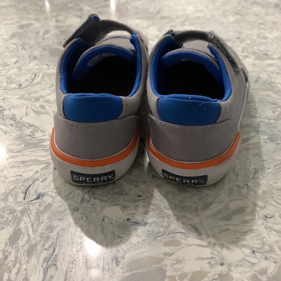 Like new! Sorry slip on sneakers with Velcro strap. Size 11 - Picture 4 of 6